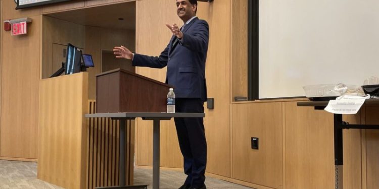 Dem rising star eyes Vance as key long-term threat: ‘Needs to be defeated’